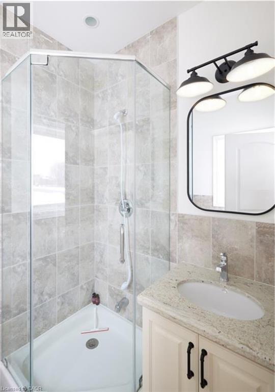 Photo 14 of 217 Donnici Drive Unit Main, Hamilton ON