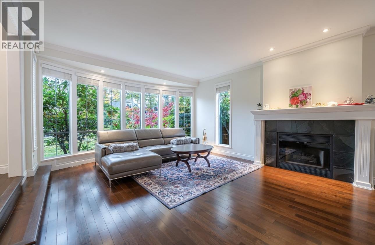 Photo 22 of 4570 W 13 Th Avenue, Vancouver BC