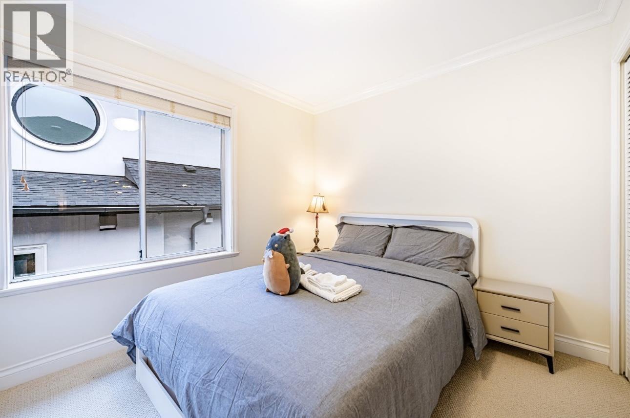 Photo 15 of 4570 W 13 Th Avenue, Vancouver BC
