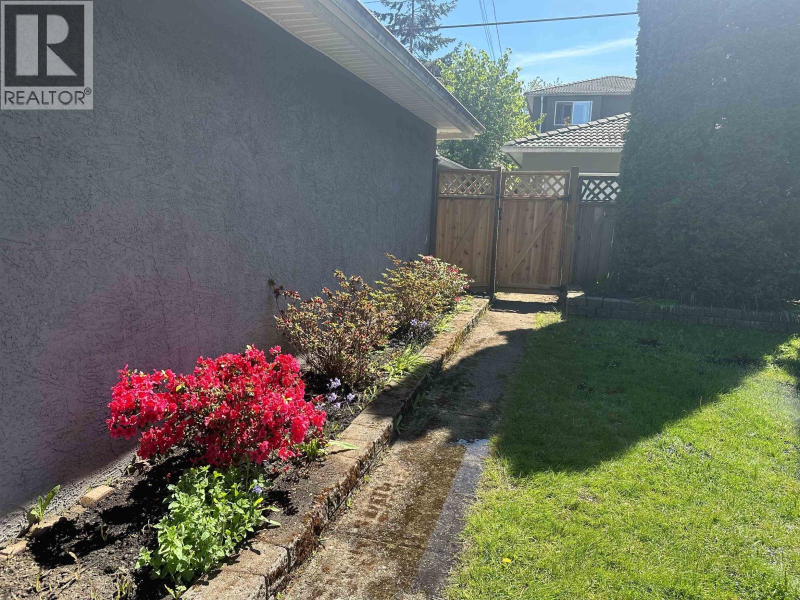 Photo 6 of 4570 W 13 Th Avenue, Vancouver BC
