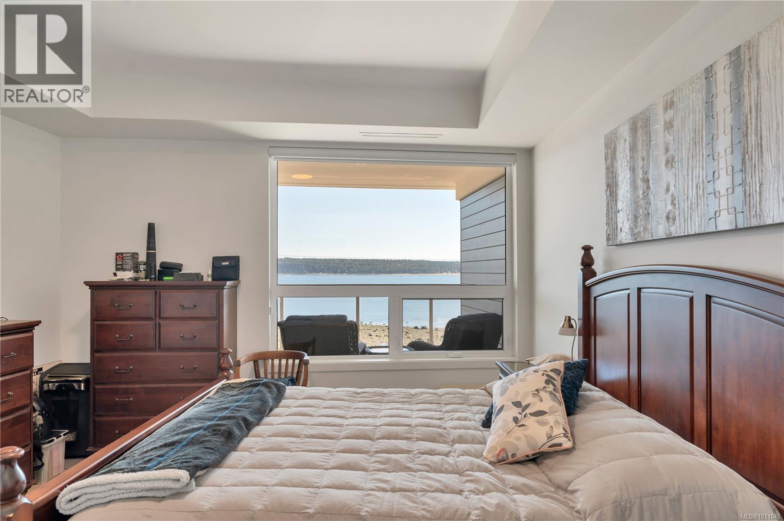 402 536 Island Hwy S, Campbell River