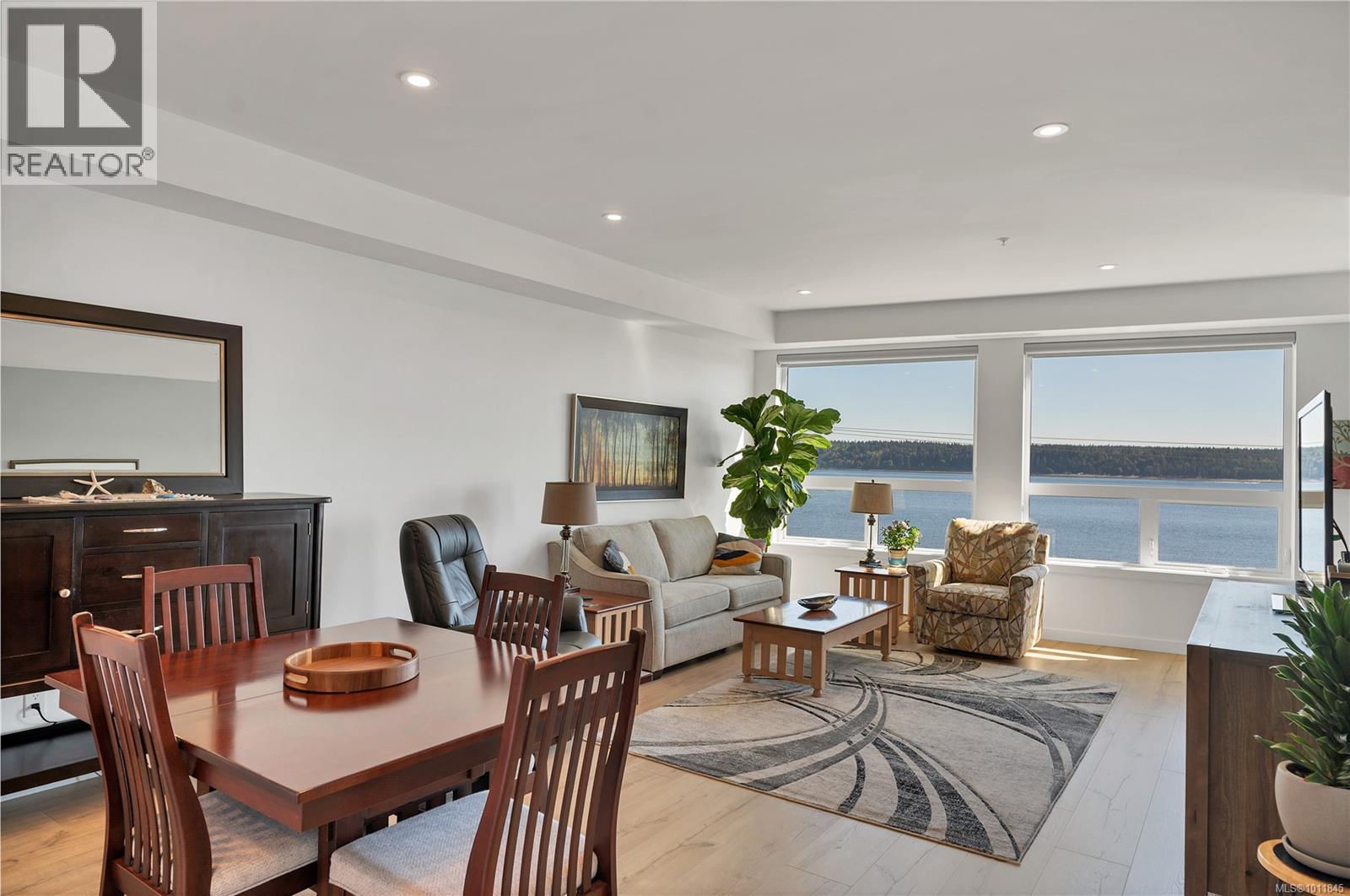 402 536 Island Hwy S, Campbell River