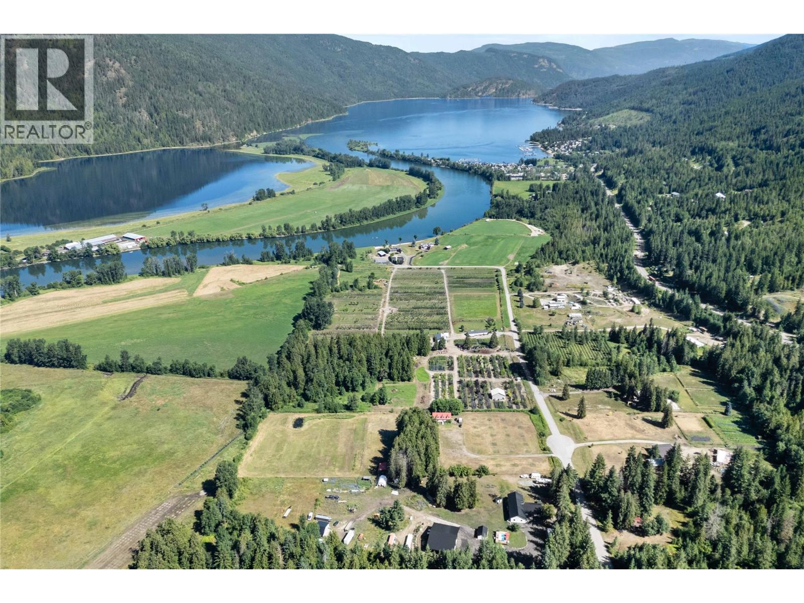 Photo 4 of 22 Parsons Road, Mara BC