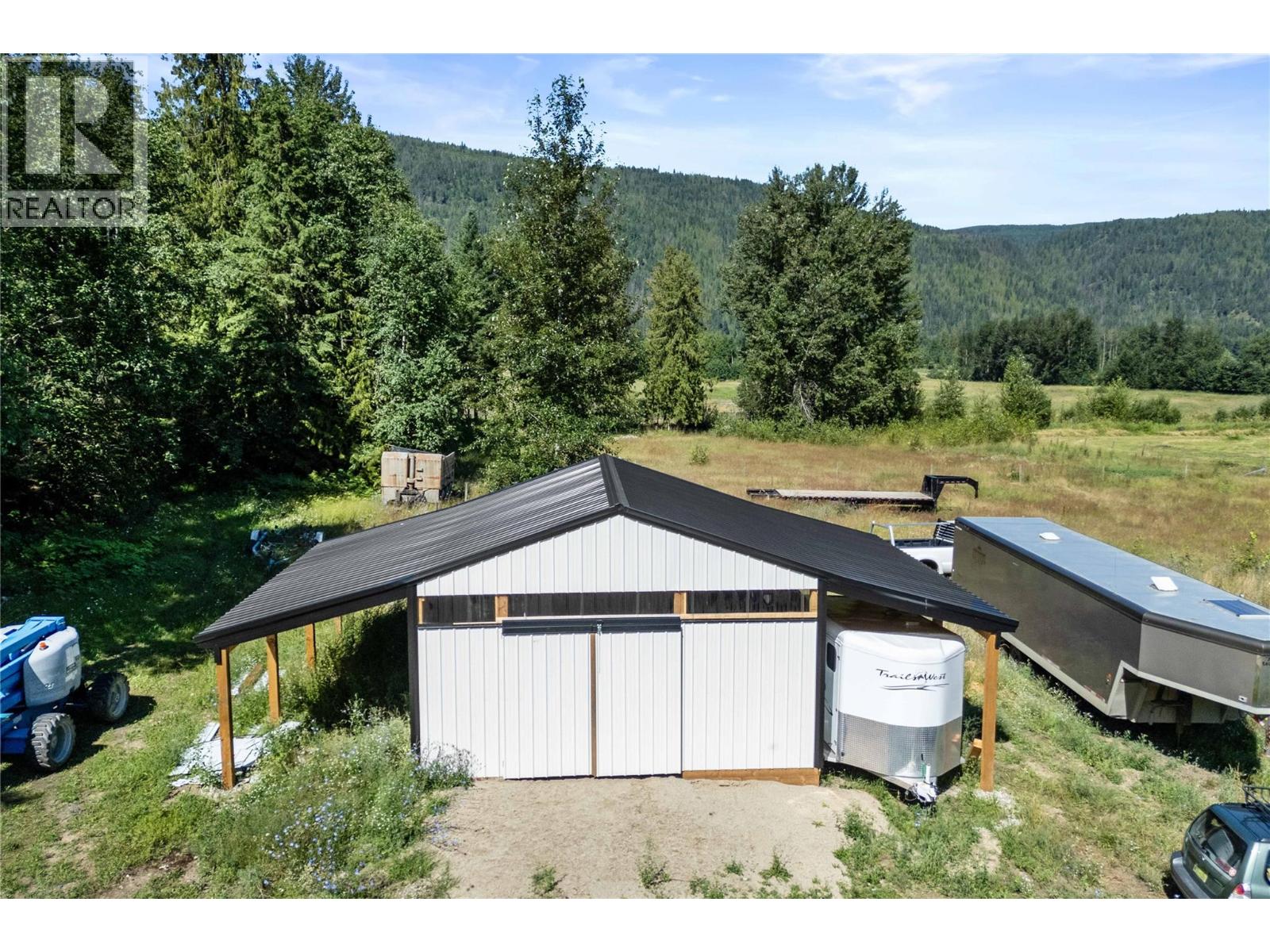 Photo 8 of 22 Parsons Road, Mara BC