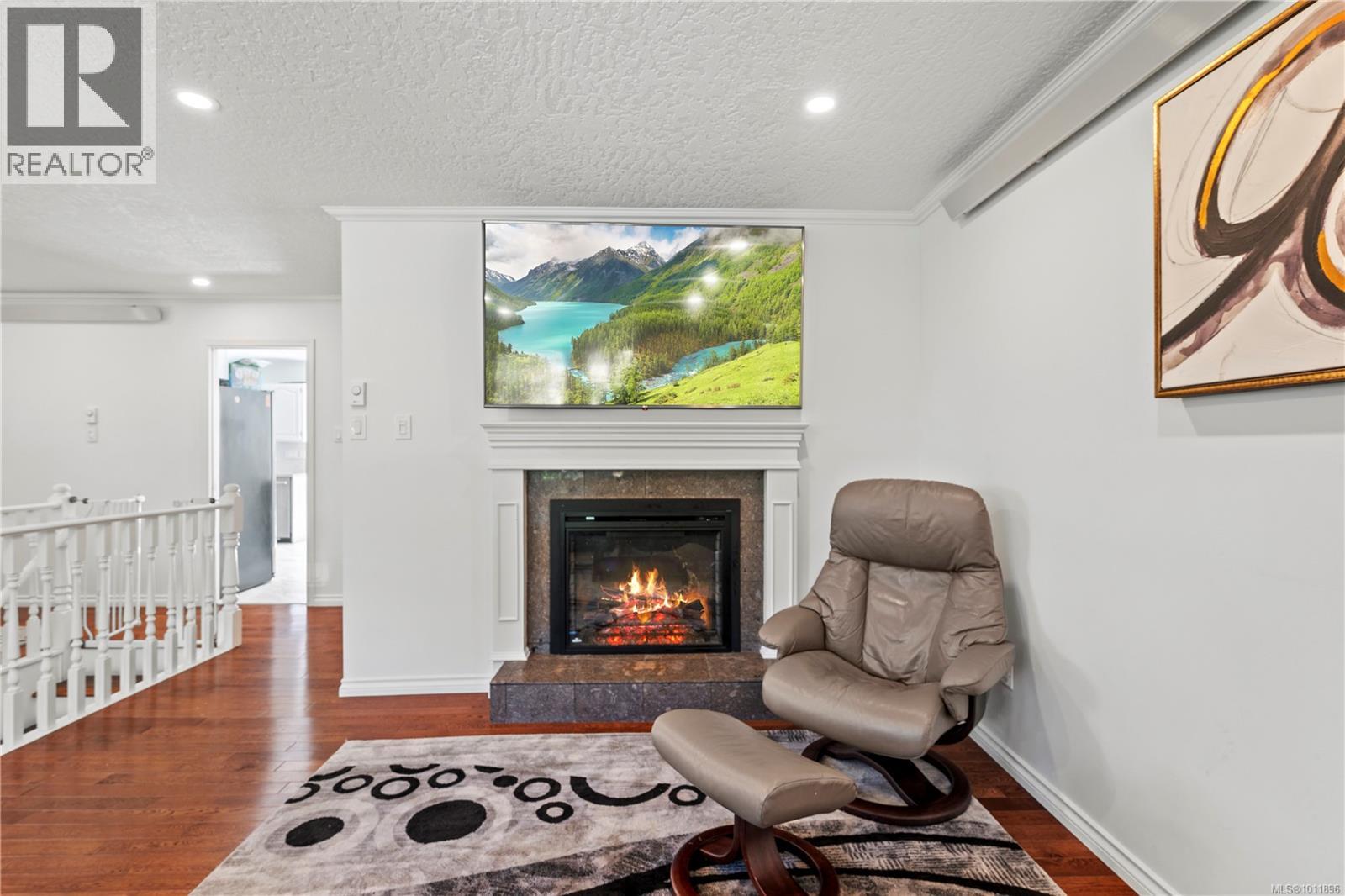 1661 Barrett Dr, North Saanich