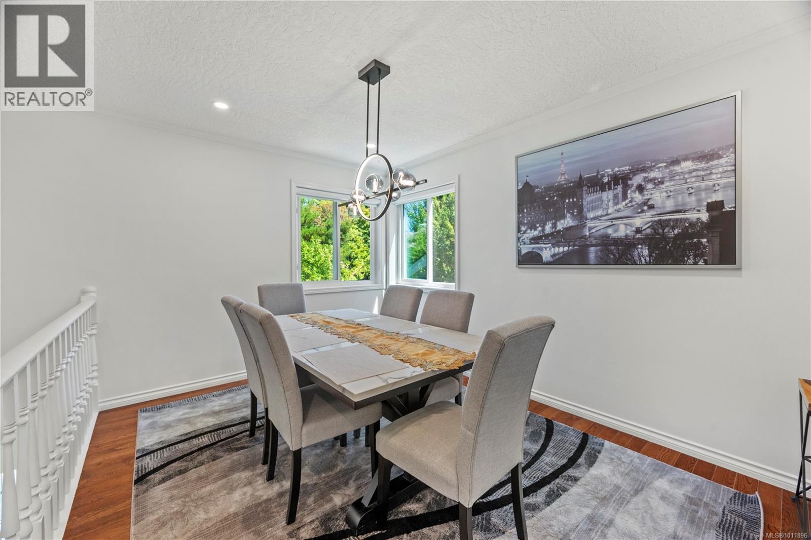 1661 Barrett Dr, North Saanich