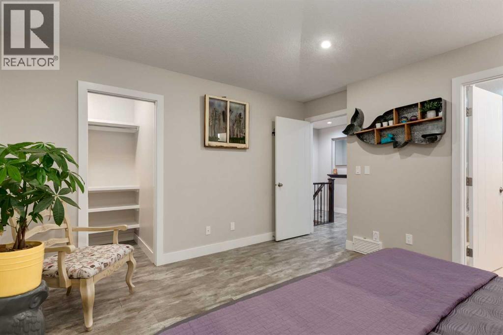 Single Family House for Sale in  Child Avenue NE Renfrew Calgary 