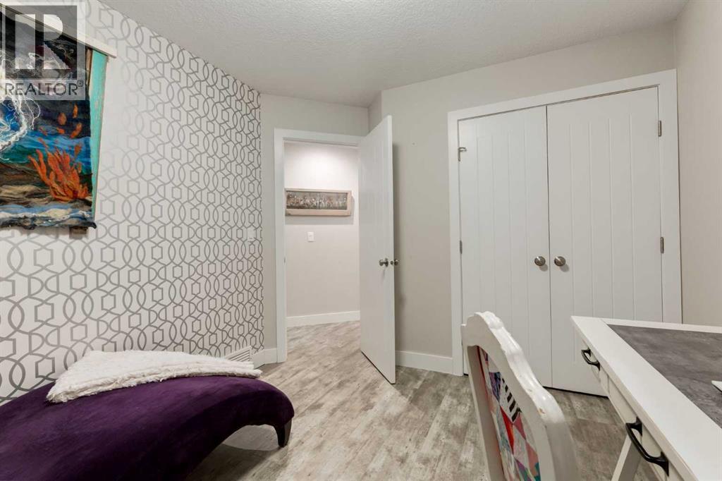 Single Family House for Sale in  Child Avenue NE Renfrew Calgary 