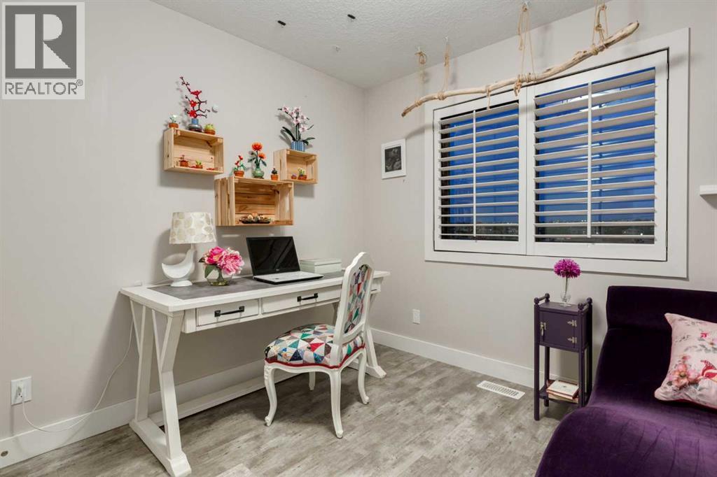Single Family House for Sale in  Child Avenue NE Renfrew Calgary 