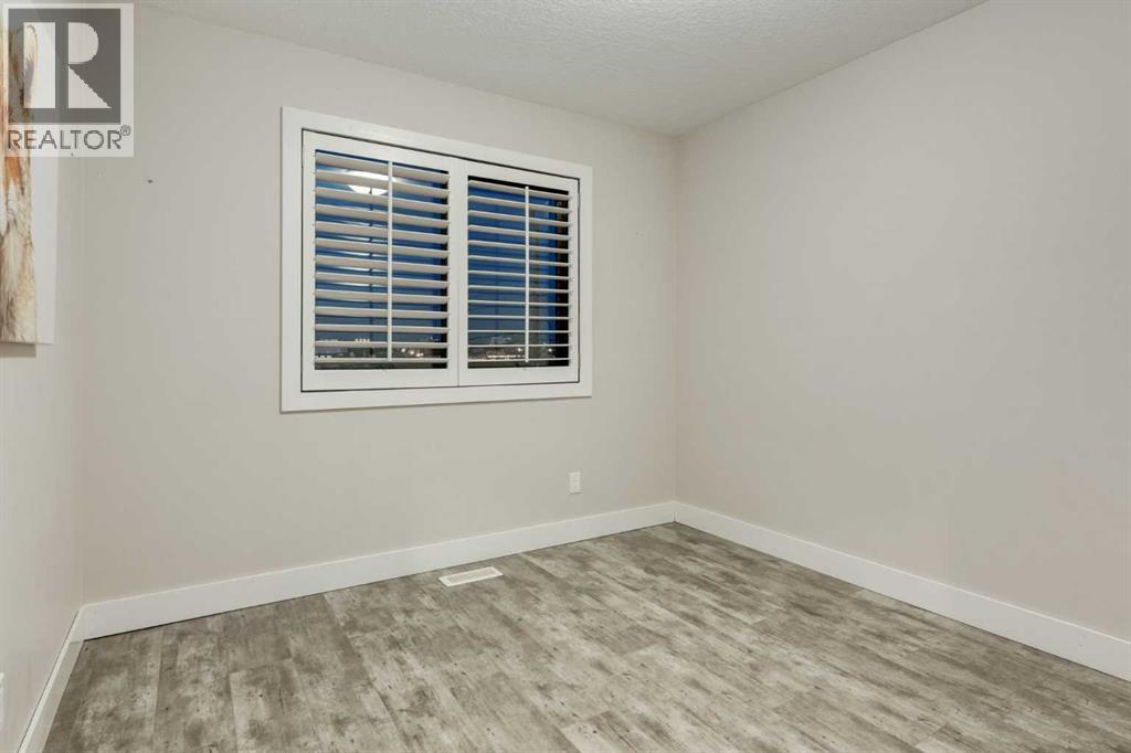 Single Family House for Sale in  Child Avenue NE Renfrew Calgary 