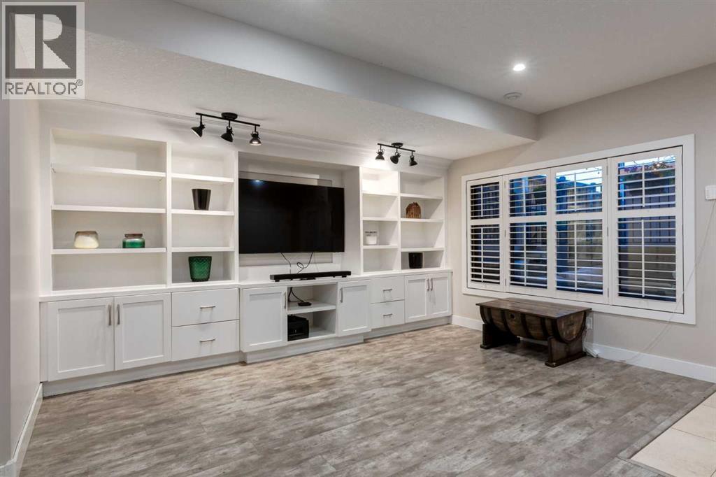 Single Family House for Sale in  Child Avenue NE Renfrew Calgary 