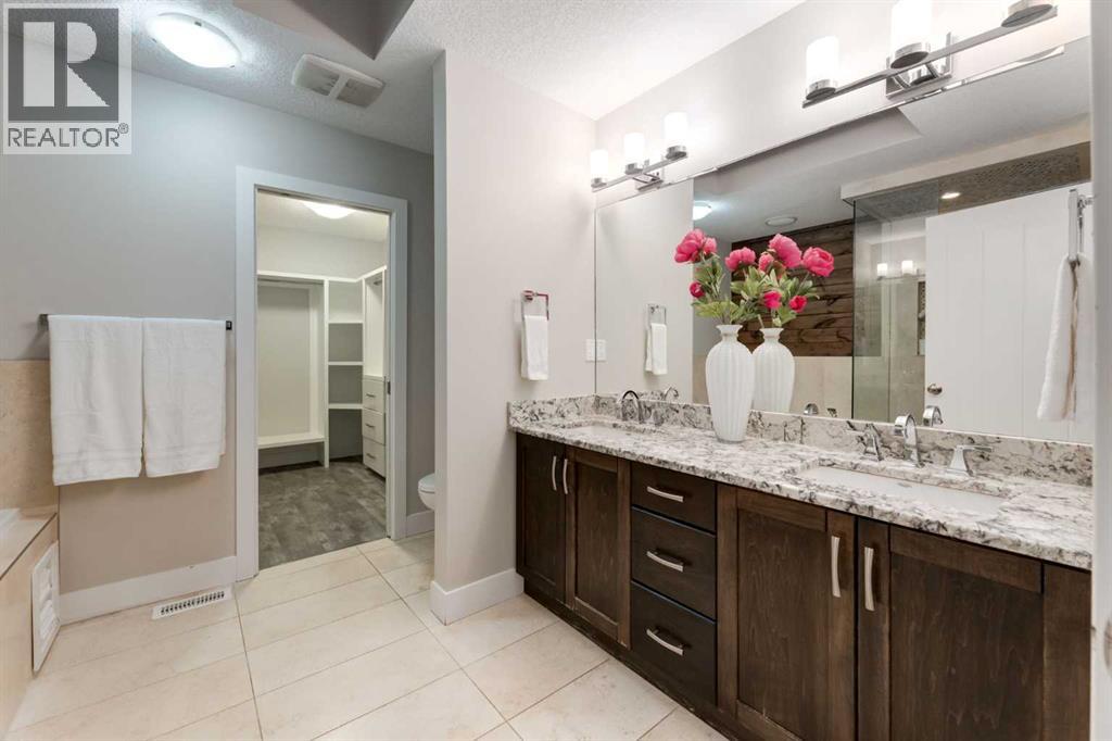 Single Family House for Sale in  Child Avenue NE Renfrew Calgary 