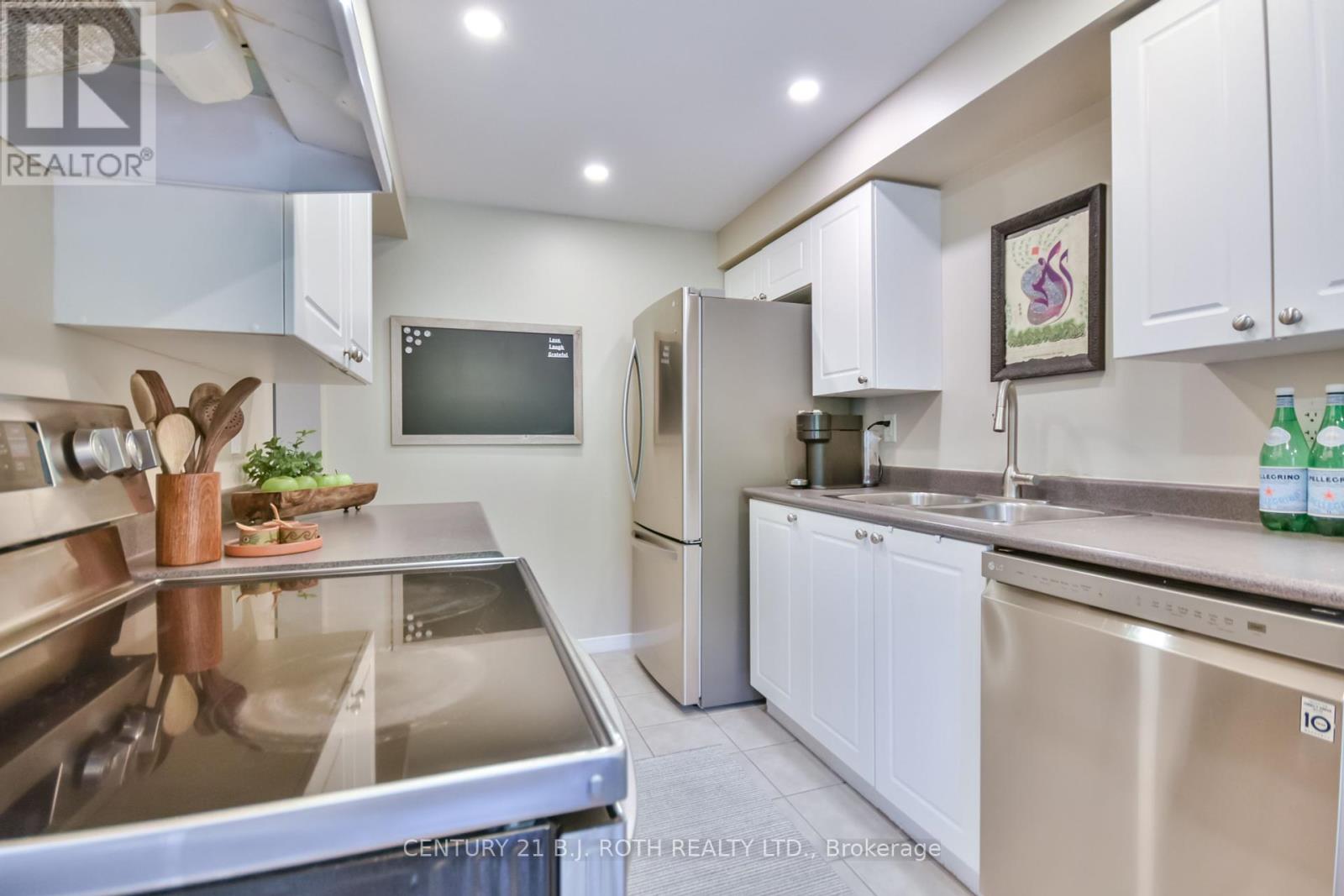 Photo 14 of 32 Goodwin Drive, Barrie ON