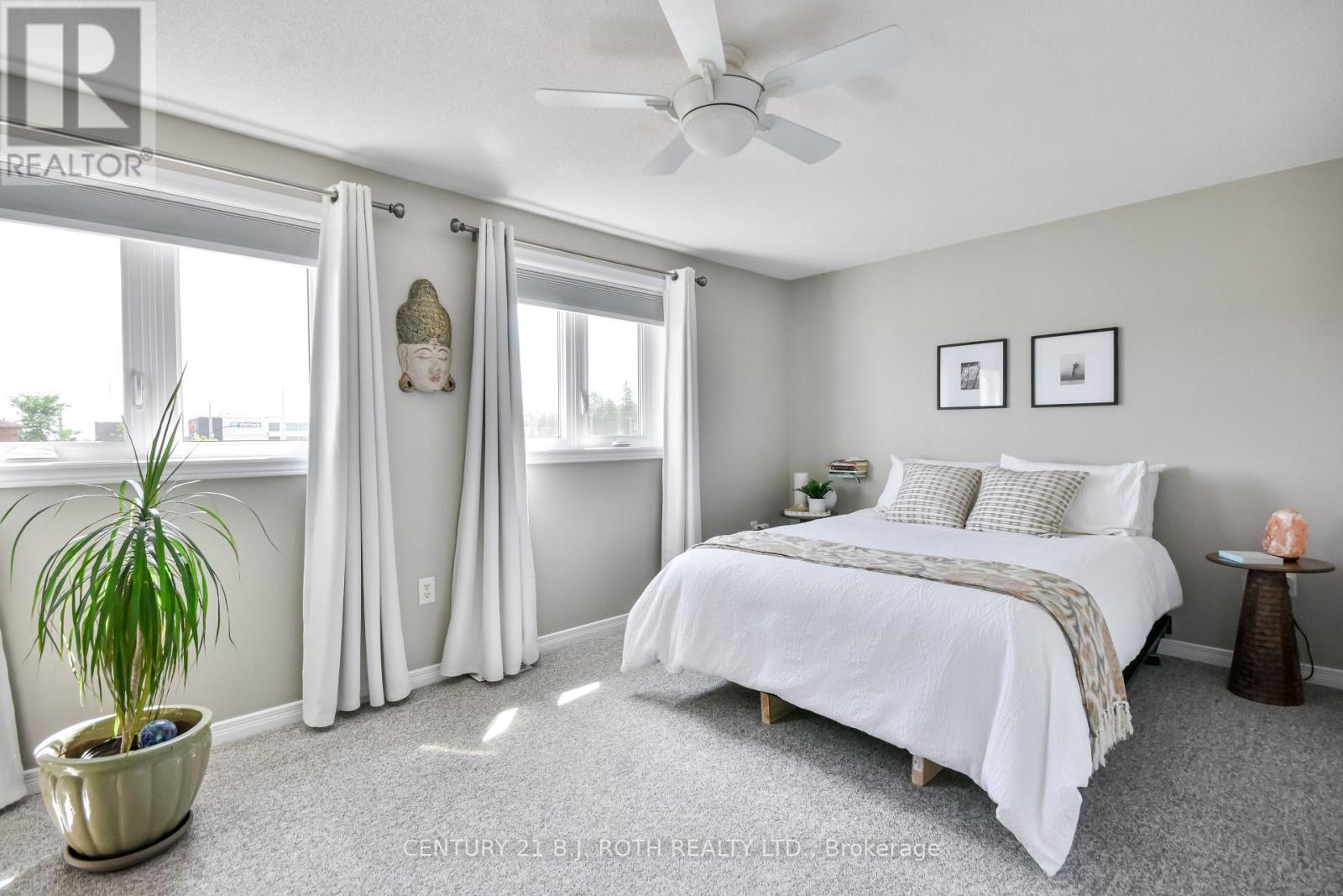 Photo 16 of 32 Goodwin Drive, Barrie ON