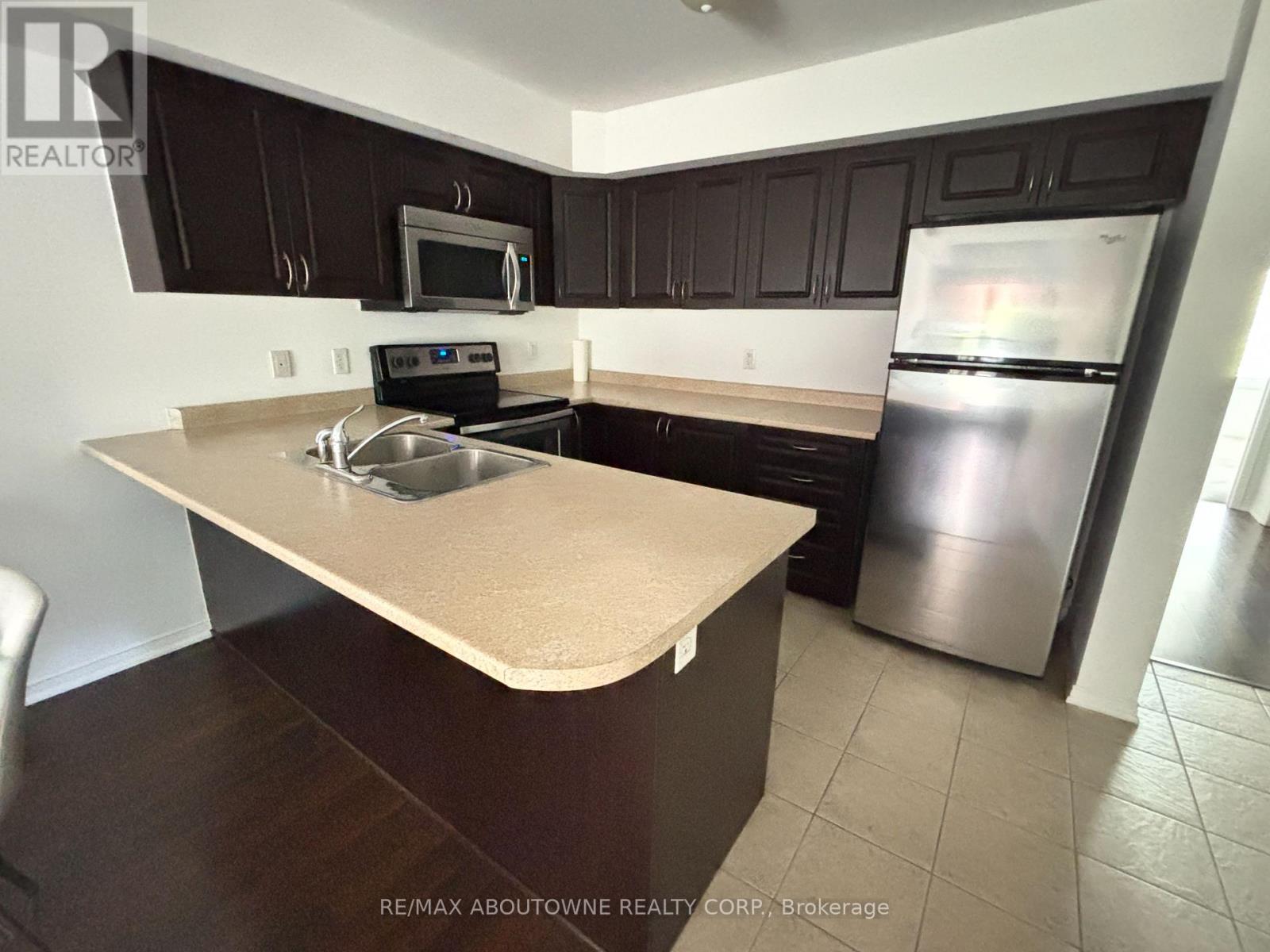 Photo 21 of 12 35 Hays Boulevard, Oakville ON