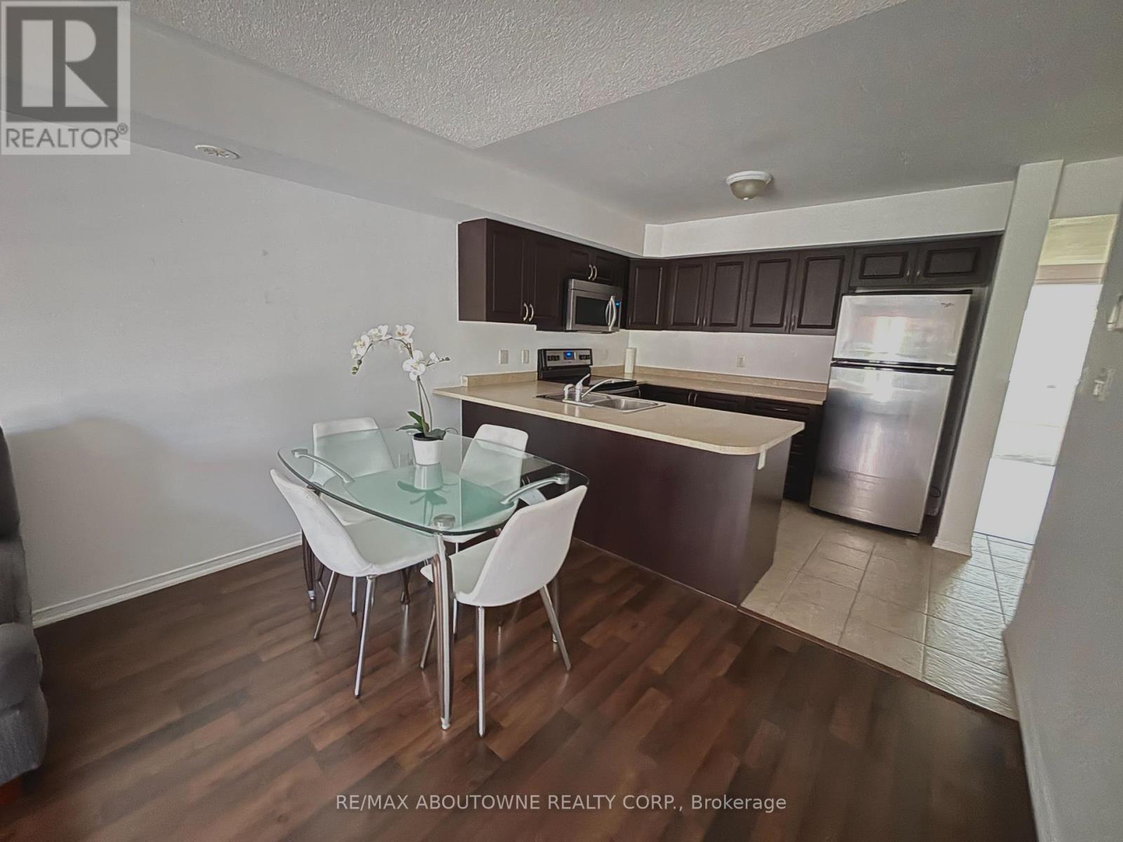 Photo 17 of 12 35 Hays Boulevard, Oakville ON