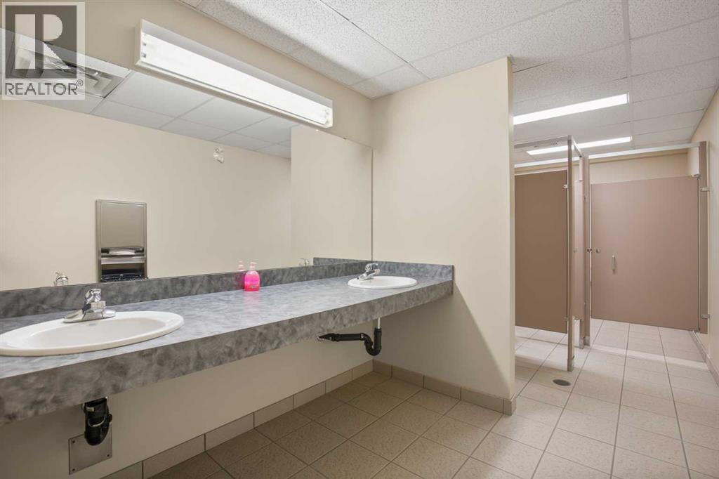 Photo 28 of 5007 46 Street, Sylvan Lake AB