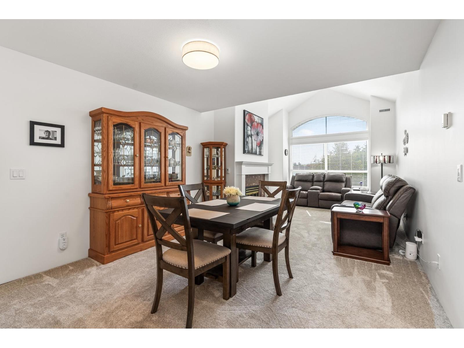 Photo 3 of 307 20381 96 Avenue, Langley BC