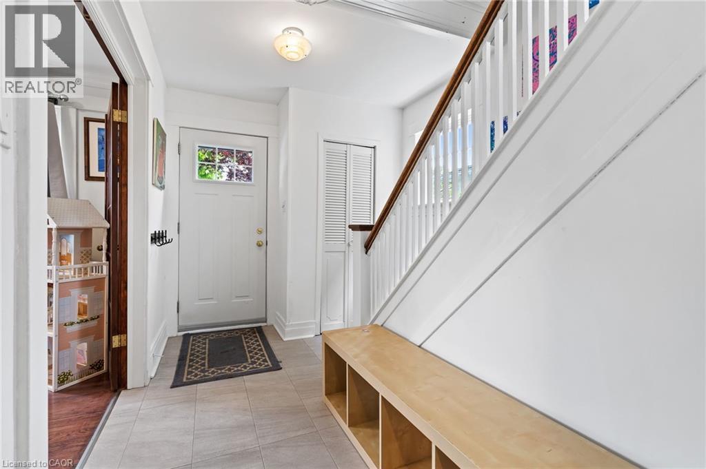 Photo 19 of 42 Chaplin Avenue, St Catharines ON
