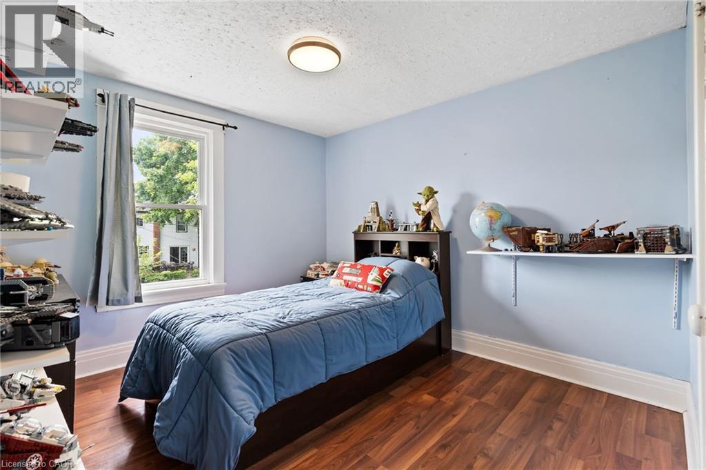 Photo 23 of 42 Chaplin Avenue, St Catharines ON