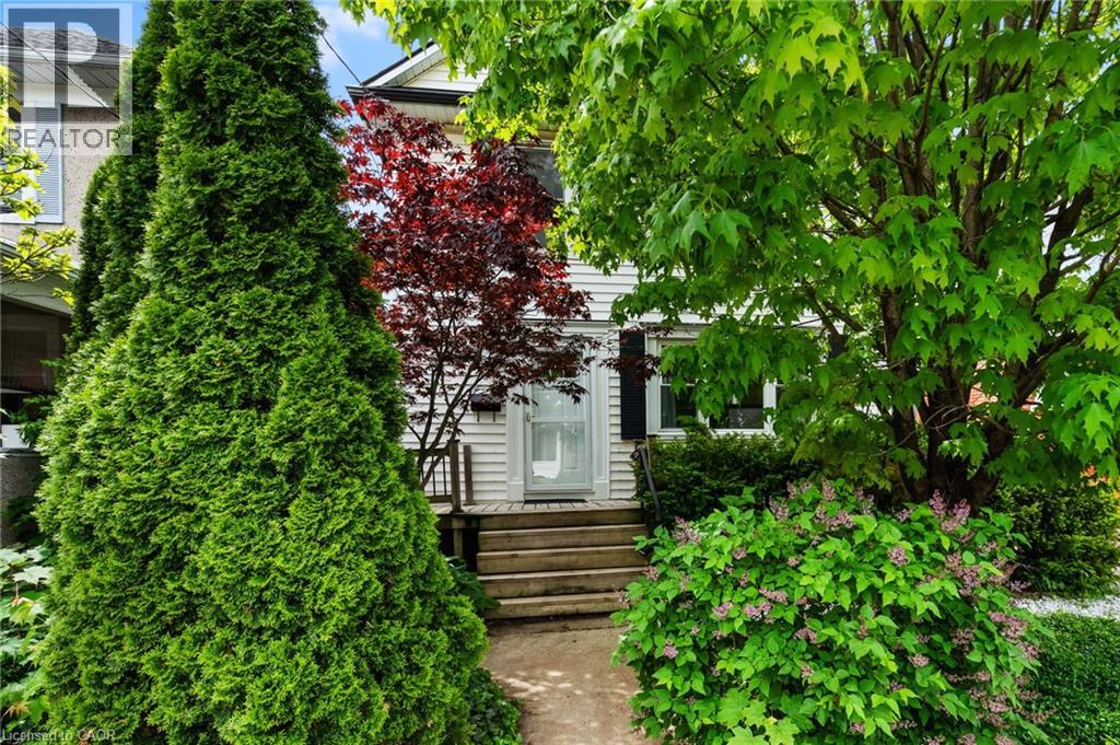 Photo 5 of 42 Chaplin Avenue, St Catharines ON