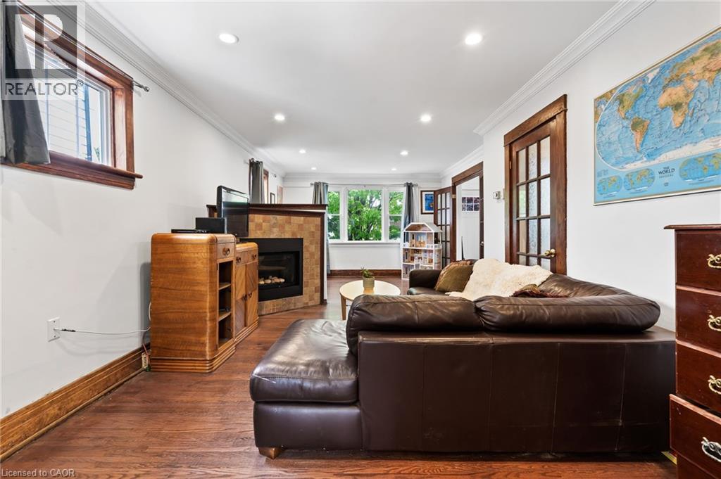 Photo 10 of 42 Chaplin Avenue, St Catharines ON