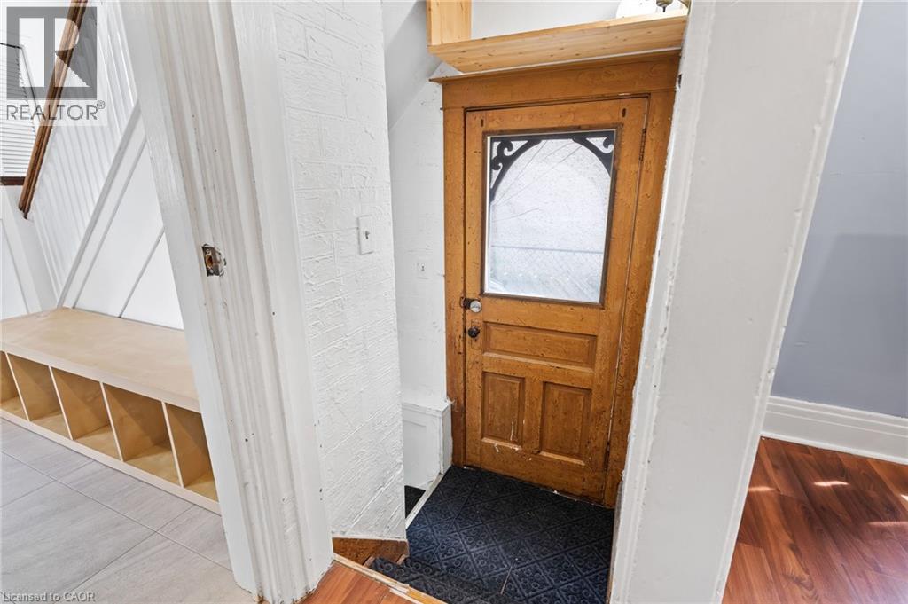 Photo 18 of 42 Chaplin Avenue, St Catharines ON