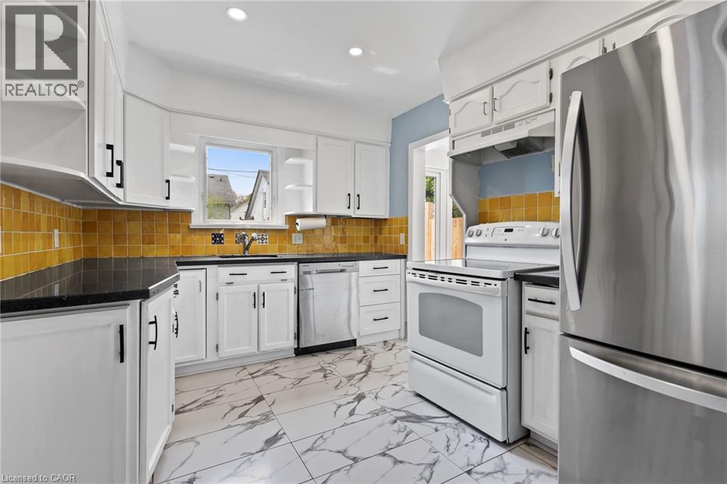 Photo 13 of 42 Chaplin Avenue, St Catharines ON