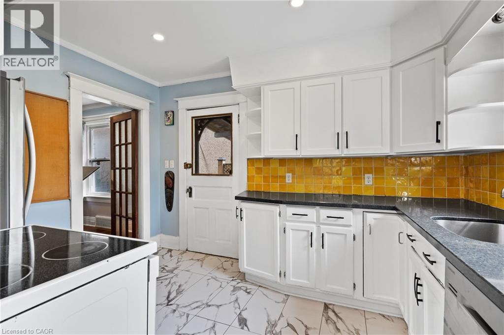 Photo 14 of 42 Chaplin Avenue, St Catharines ON