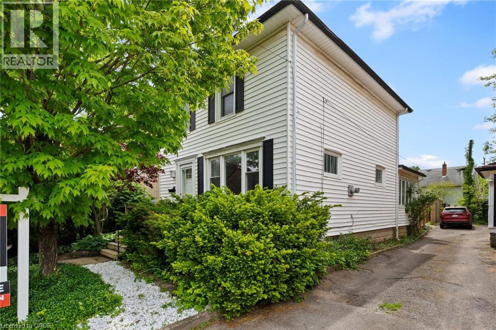 Photo 4 of 42 Chaplin Avenue, St Catharines ON