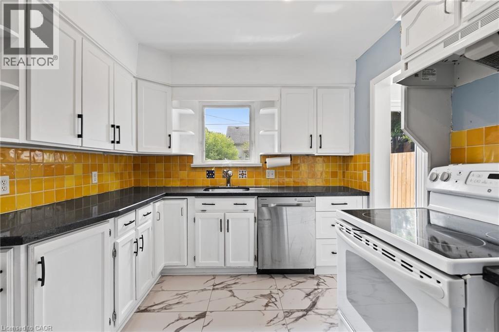 Photo 15 of 42 Chaplin Avenue, St Catharines ON