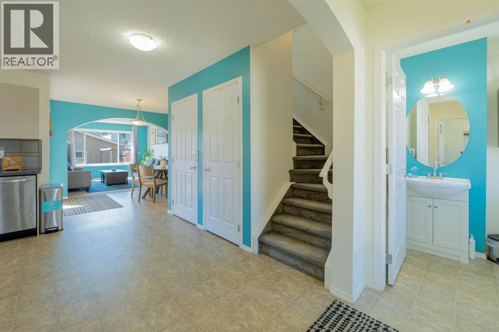 Single Family House for Sale in  Saddlecrest Place NE Saddle Ridge Calgary 