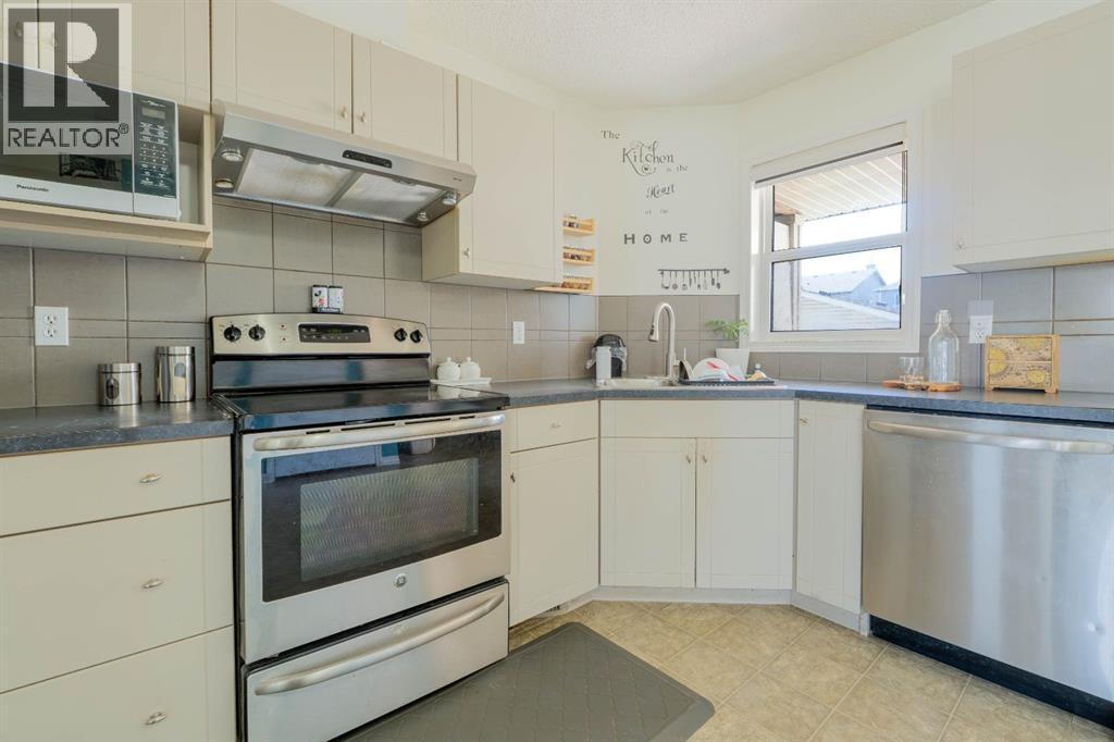 Single Family House for Sale in  Saddlecrest Place NE Saddle Ridge Calgary 