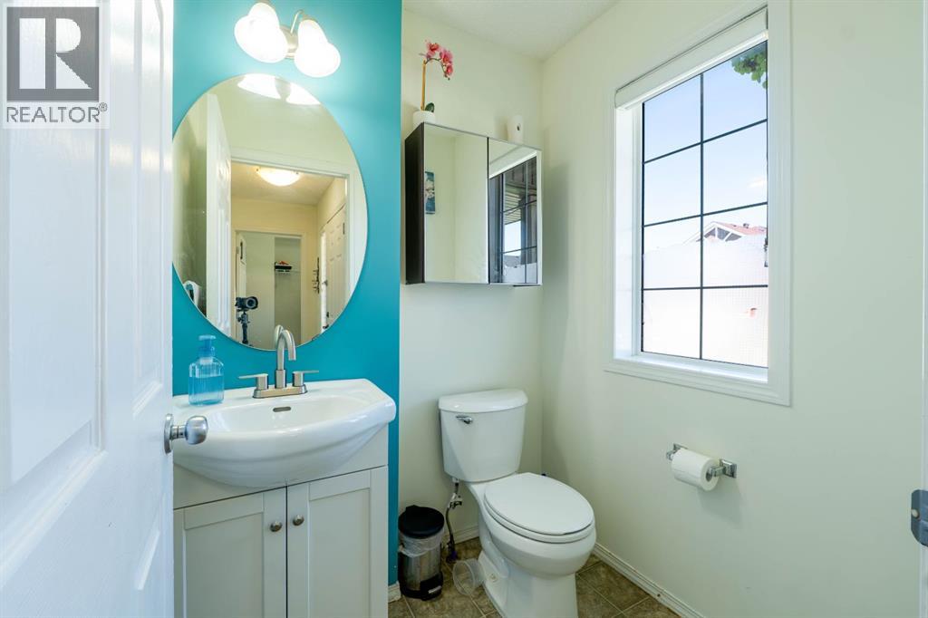 Single Family House for Sale in  Saddlecrest Place NE Saddle Ridge Calgary 