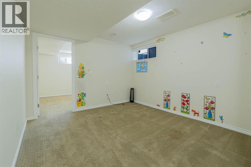 Single Family House for Sale in  Saddlecrest Place NE Saddle Ridge Calgary 