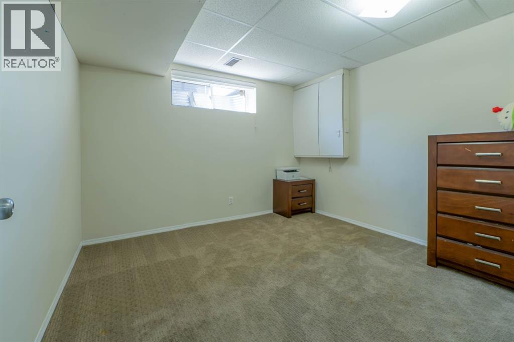 Single Family House for Sale in  Saddlecrest Place NE Saddle Ridge Calgary 
