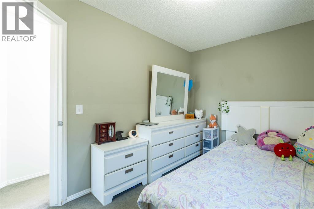 Single Family House for Sale in  Saddlecrest Place NE Saddle Ridge Calgary 