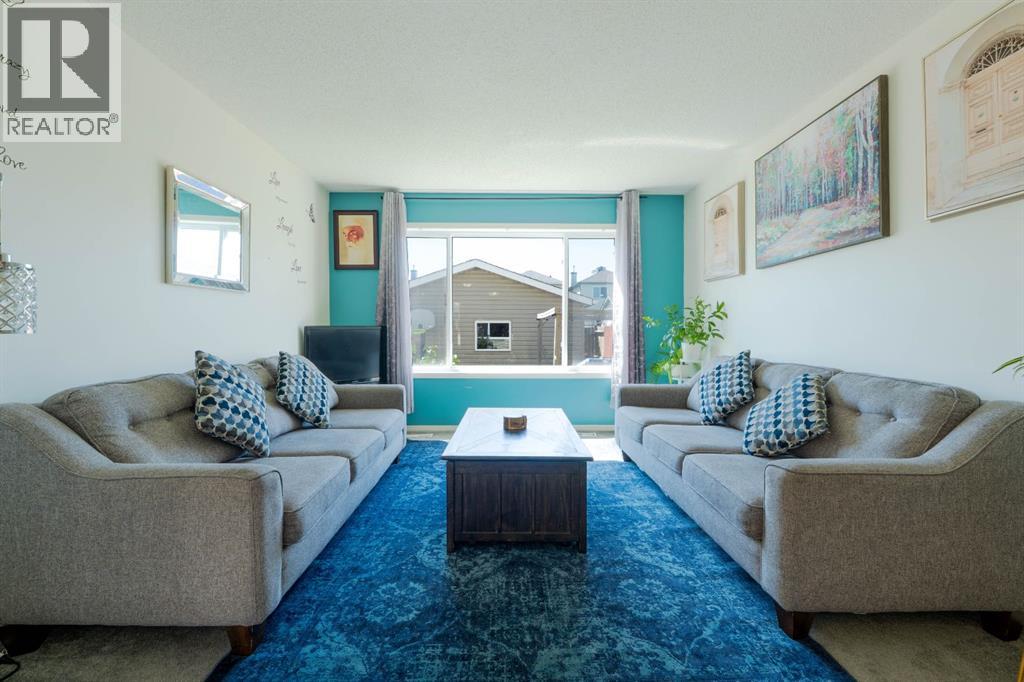 Single Family House for Sale in  Saddlecrest Place NE Saddle Ridge Calgary 