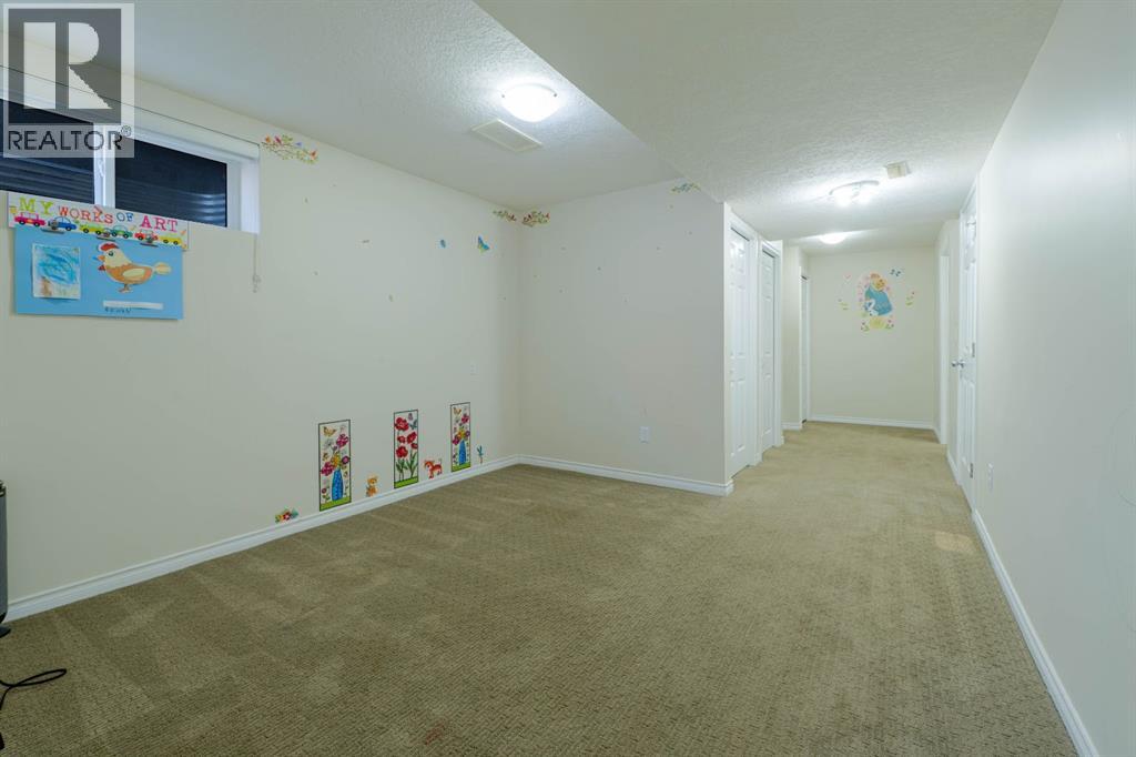 Single Family House for Sale in  Saddlecrest Place NE Saddle Ridge Calgary 