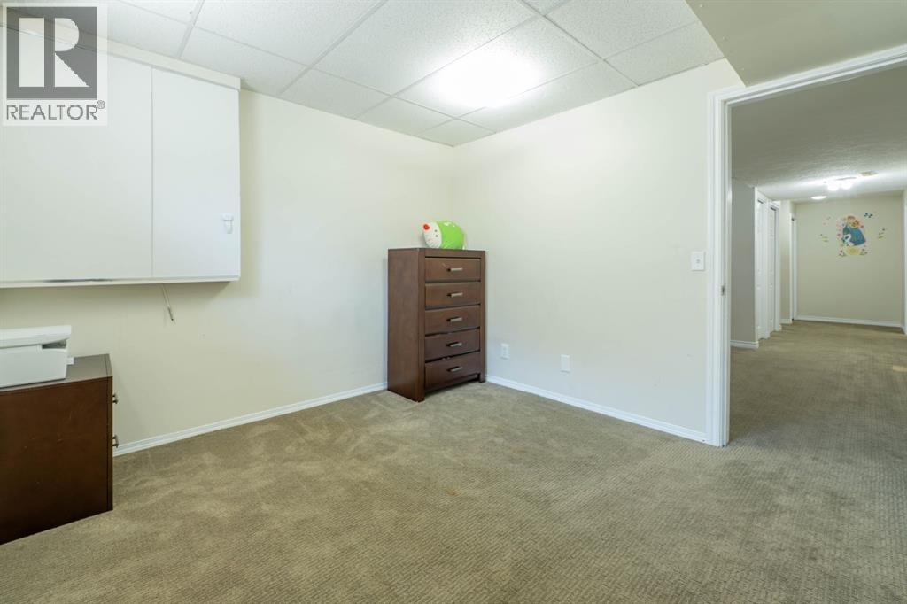 Single Family House for Sale in  Saddlecrest Place NE Saddle Ridge Calgary 