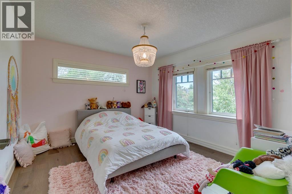Single Family House for Sale in   Street NW Hounsfield Heights/Briar Hill Calgary 