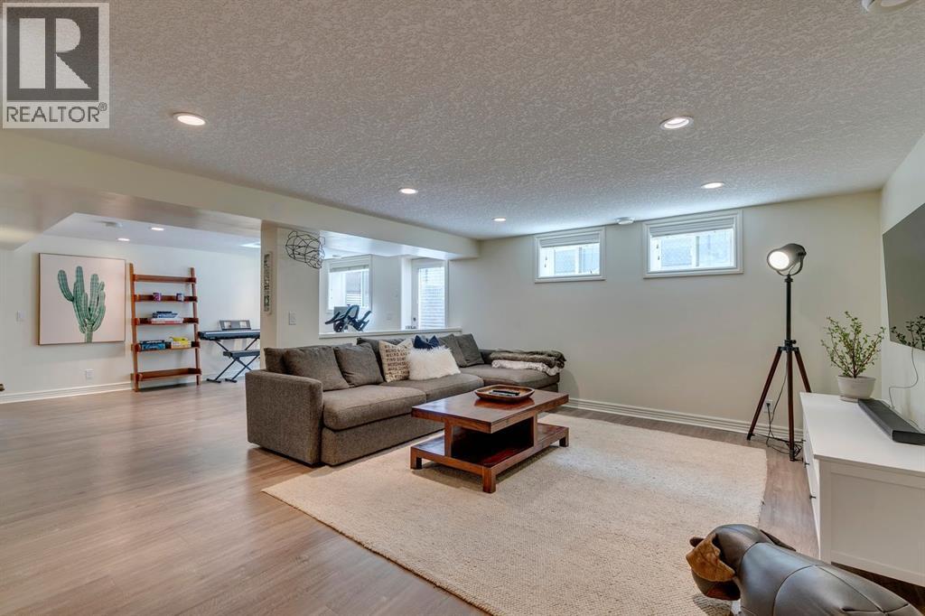 Single Family House for Sale in   Street NW Hounsfield Heights/Briar Hill Calgary 