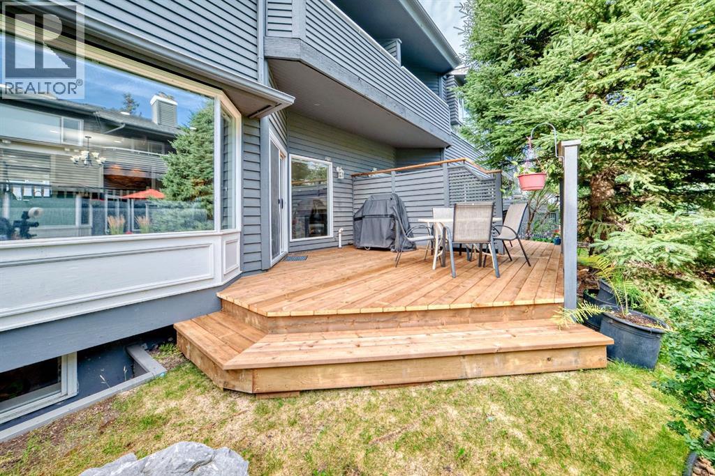 Single Family House for Sale in    Street NW Varsity Calgary 