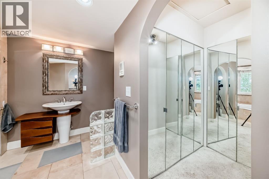 Single Family House for Sale in    Street NW Varsity Calgary 