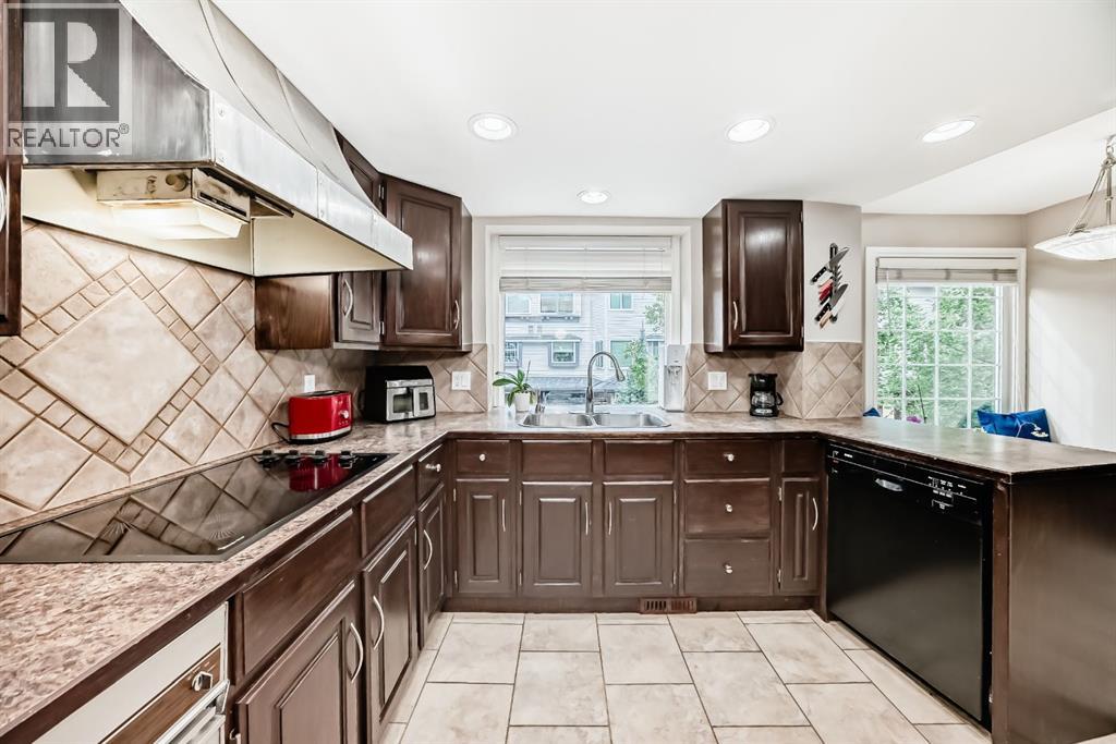Single Family House for Sale in    Street NW Varsity Calgary 