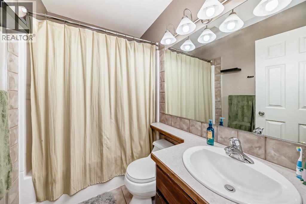 Single Family House for Sale in    Street NW Varsity Calgary 