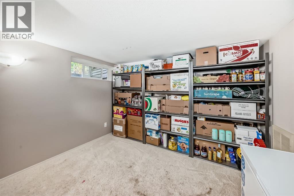 Single Family House for Sale in    Street NW Varsity Calgary 