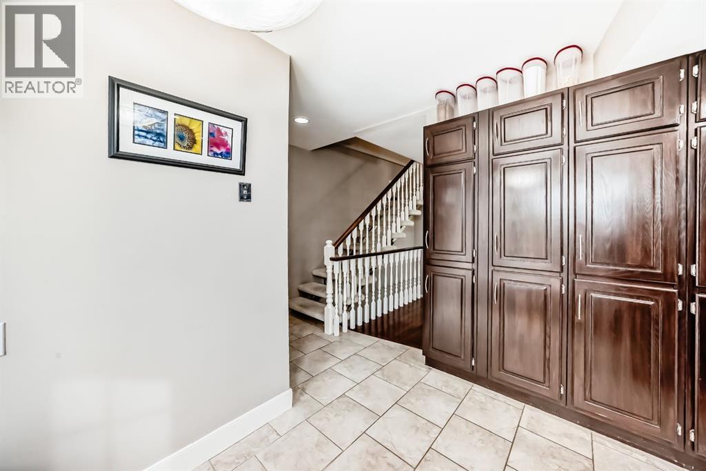 Single Family House for Sale in    Street NW Varsity Calgary 