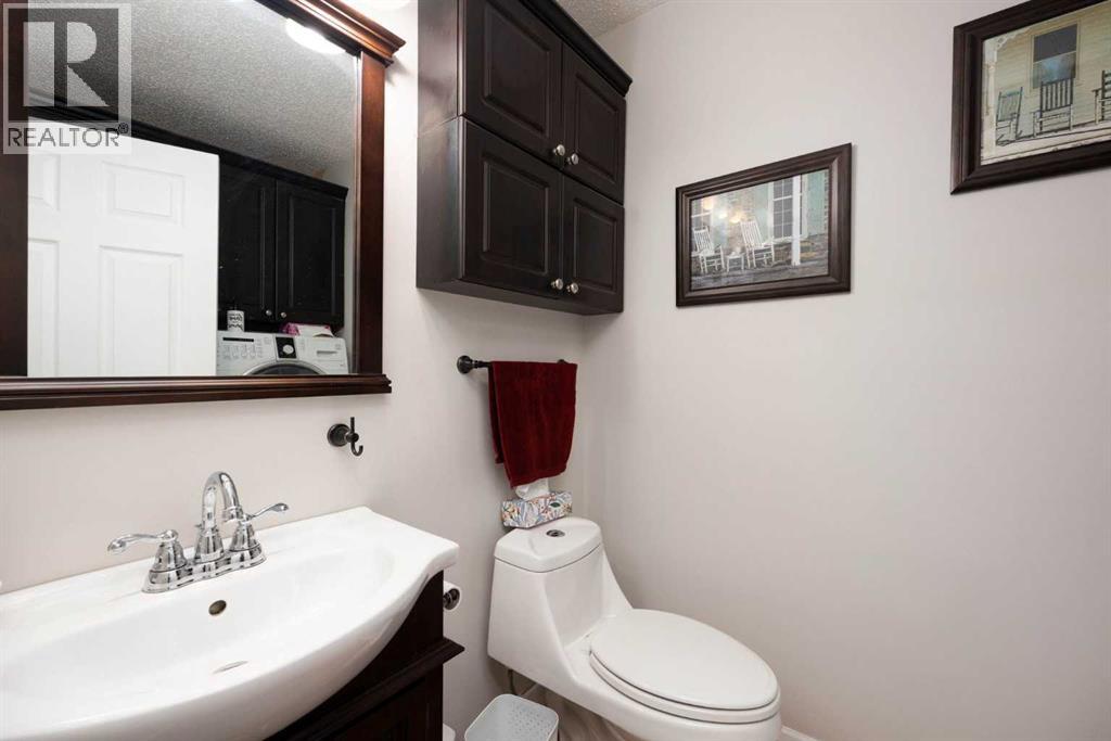 Photo 14 of 122 Rattlepan Creek Crescent, Fort Mcmurray AB