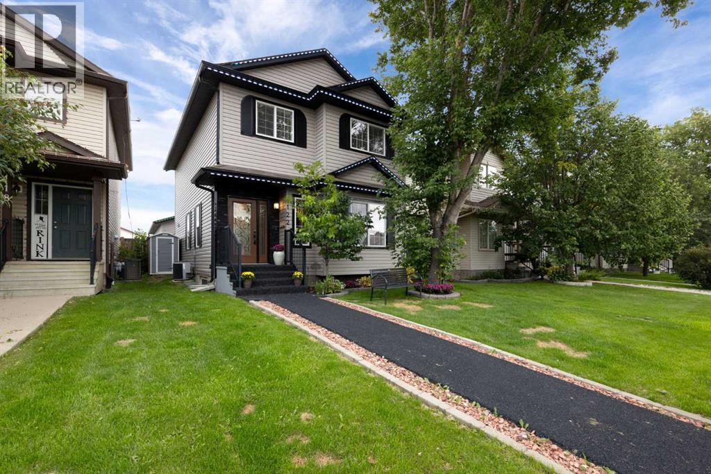 Photo 2 of 122 Rattlepan Creek Crescent, Fort Mcmurray AB